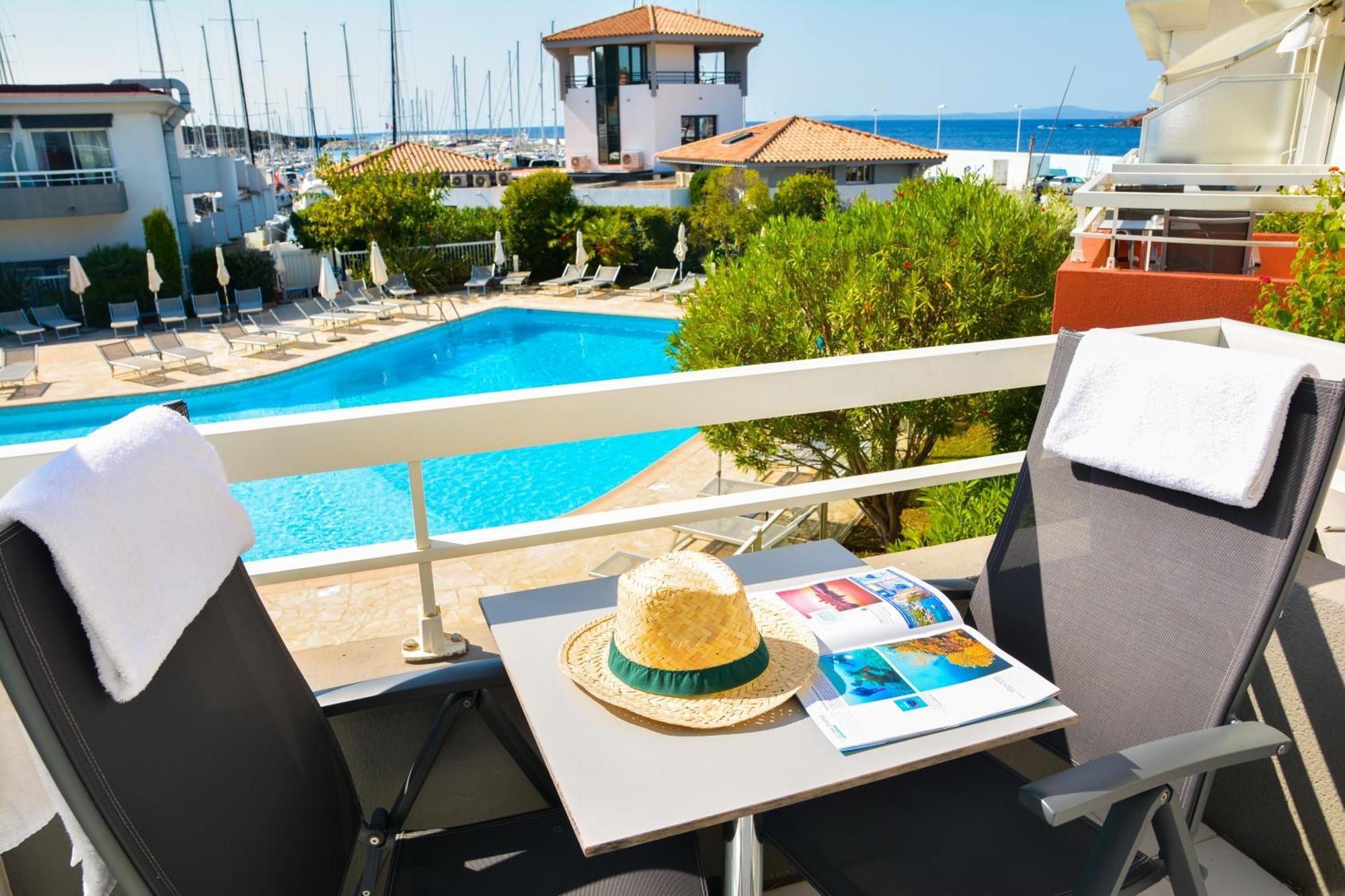 Best Western Plus La Marina Saint-Raphaël Exterior foto